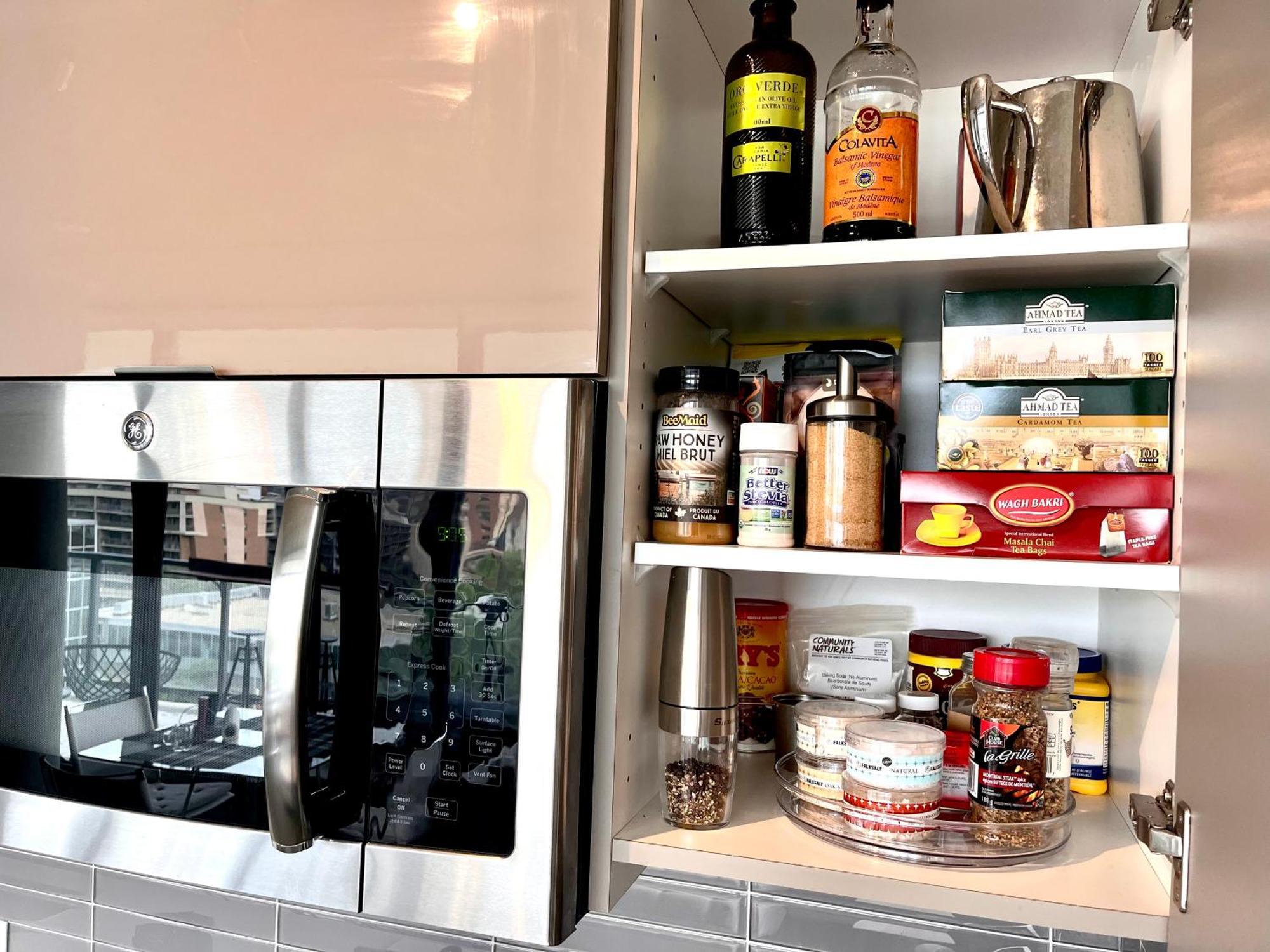 Luxury Dt, 2 Bedroom Deal, Private Balcony, Full Kitchen, Gym - Free Parking YYC 외부 사진